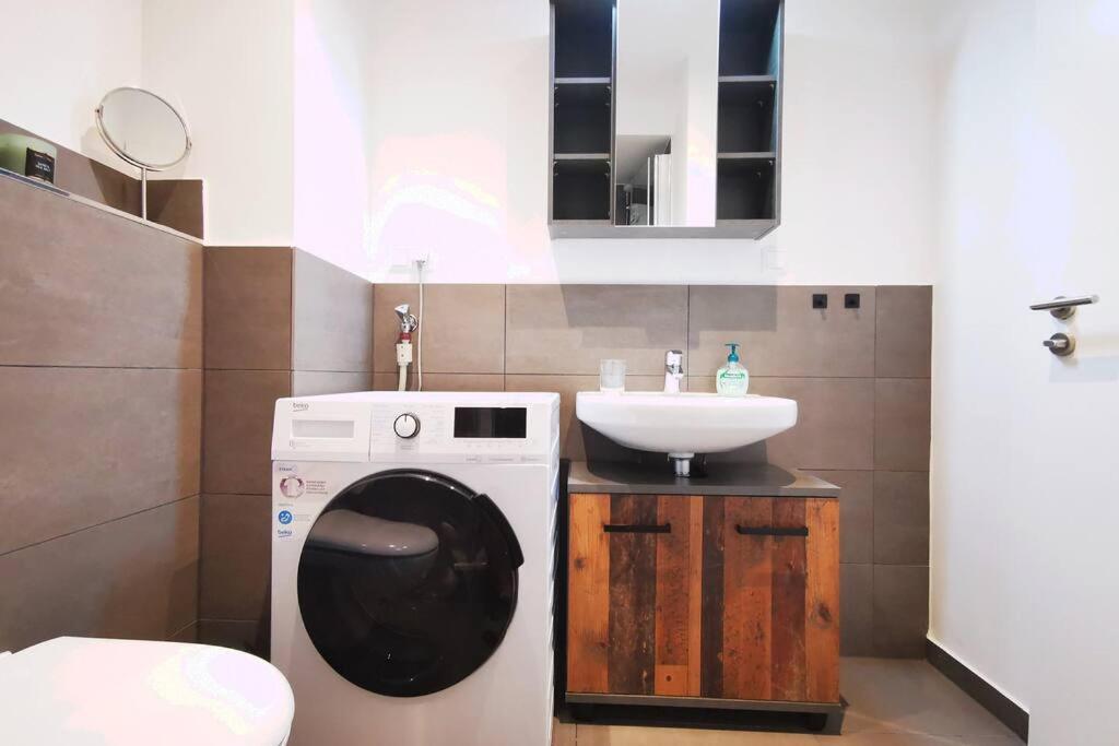Hh 05 By Rockchair - Superhost Status - Modernes Apartment Mit Sonnigem Balkon & Premium Boxspringbetten In Winterhude - Hamburg Top Geheimtipp Luaran gambar