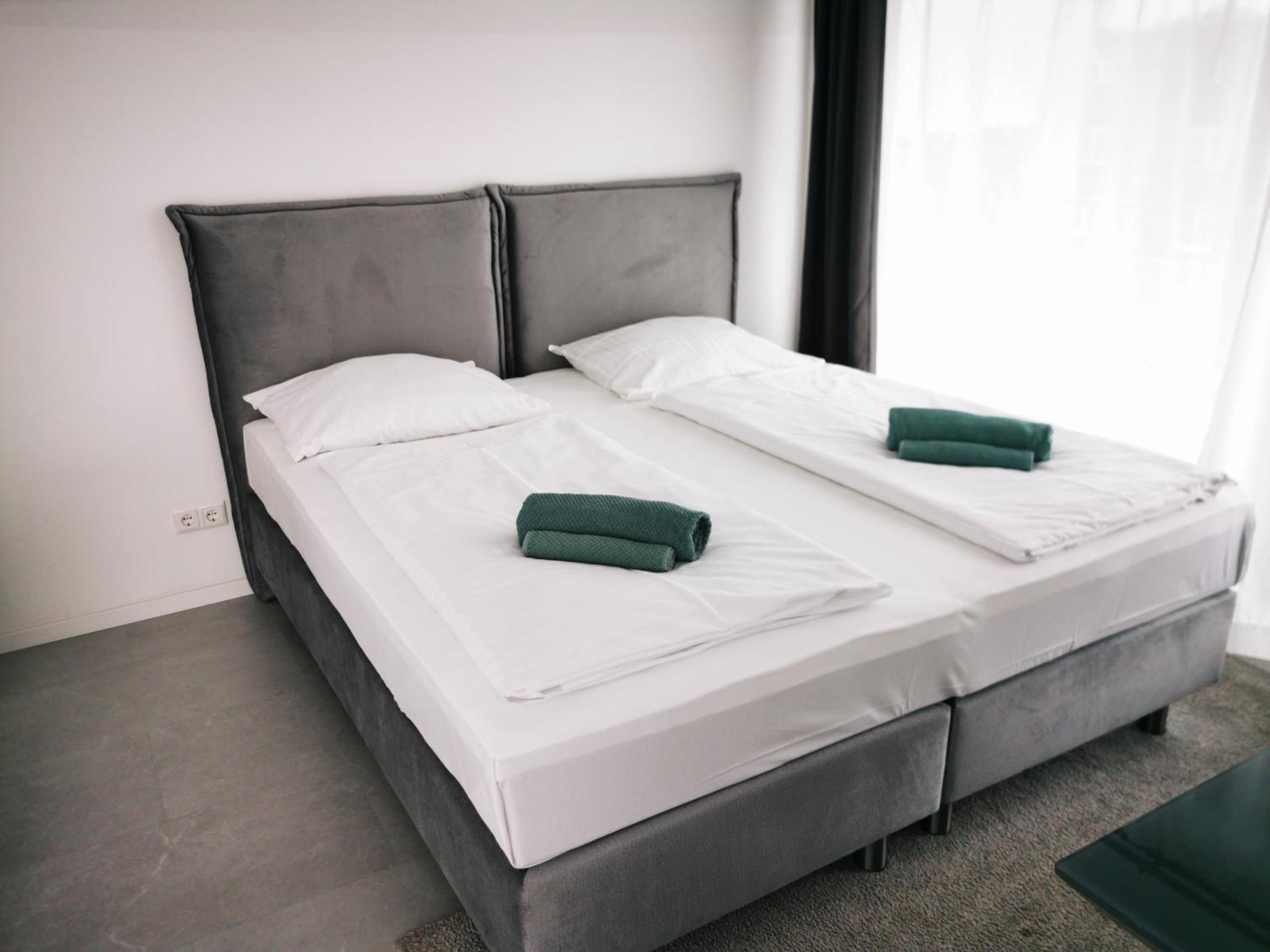 Hh 05 By Rockchair - Superhost Status - Modernes Apartment Mit Sonnigem Balkon & Premium Boxspringbetten In Winterhude - Hamburg Top Geheimtipp Luaran gambar